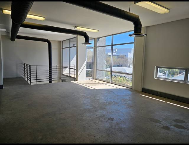 1,237M² WAREHOUSE TO LET IN LANSERIA